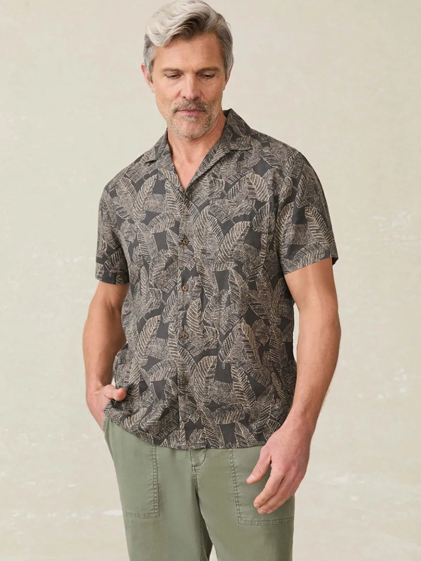 Faherty Brand Short-Sleeve Breeze Camp Shirt in Graphite Rainforest