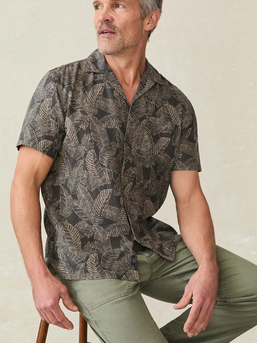 Faherty Brand Short-Sleeve Breeze Camp Shirt in Graphite Rainforest