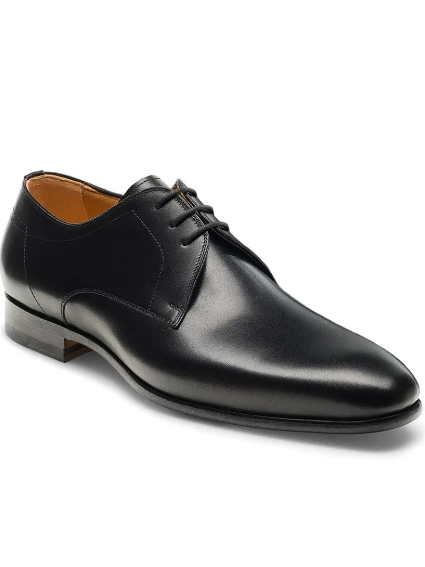Magnanni Maddin in Black