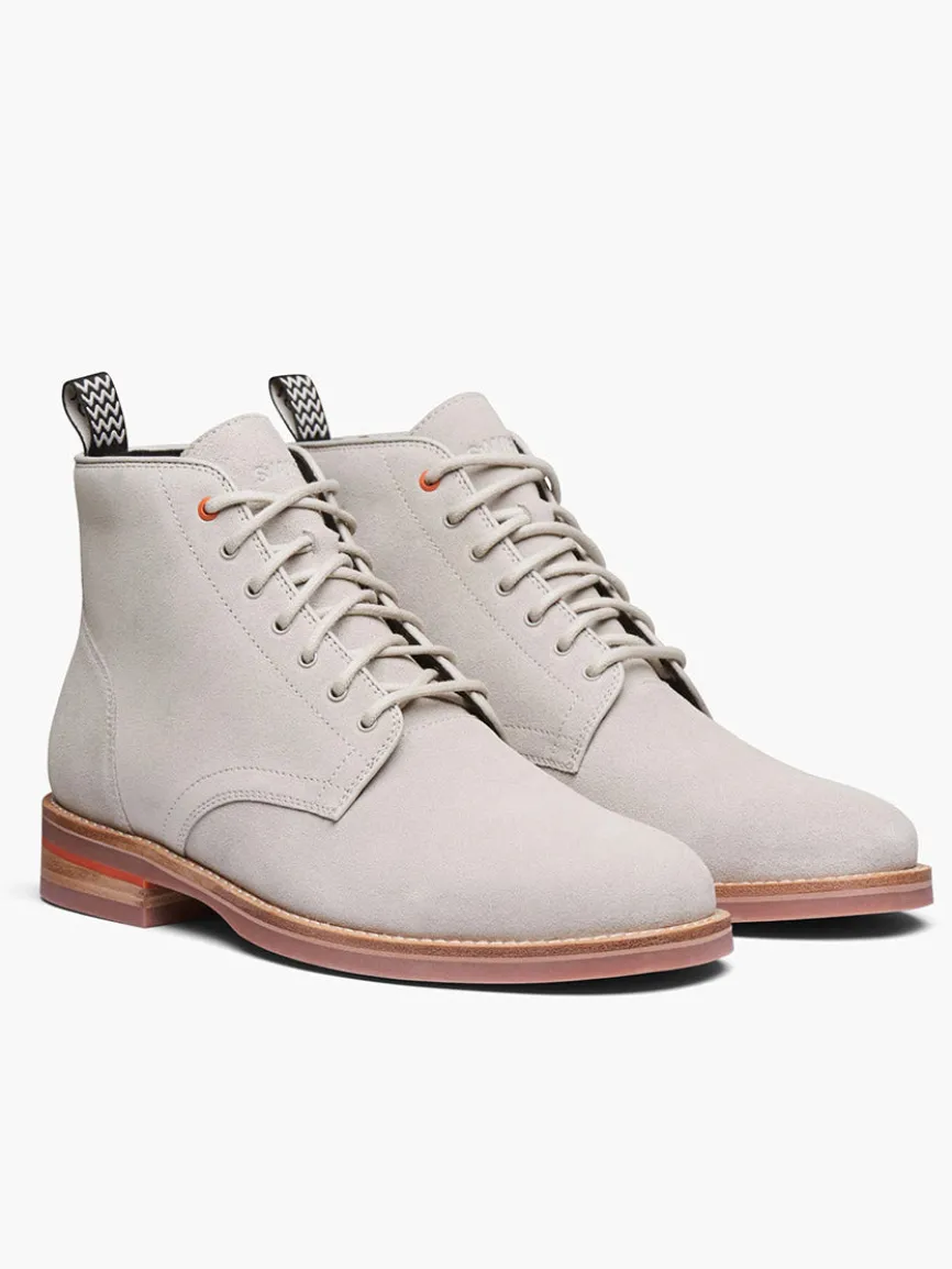 Swims Oslo Boot in Mist
